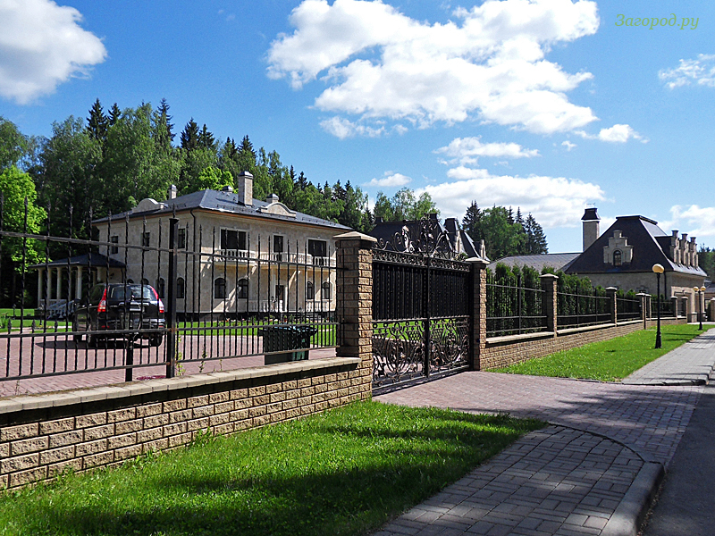 москва ватутинки калужское шоссе. искра 1 ватутинки. ватутинки 2/2. коттеджный поселок ватутинки калужское. клубный посёлок ваутутинки.