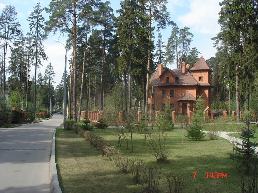 кп комильфо пушкинский район. коттеджный посёлок комильфо московская область. красивые дома в подмосковье. сологубовская, 3. александровская ленинградская область коттеджи.